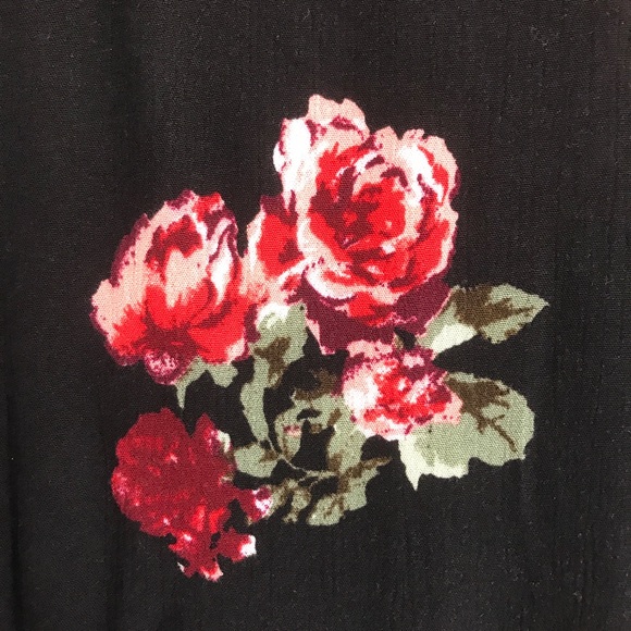 2 DAYS LEFT 🛍 FINAL SALE! Black floral XS dress - Picture 2 of 3